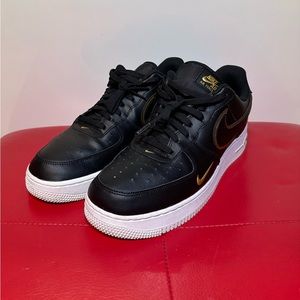 Nike Air Force 1 07’ LV8 (Black Metallic Gold) Sz. 11M